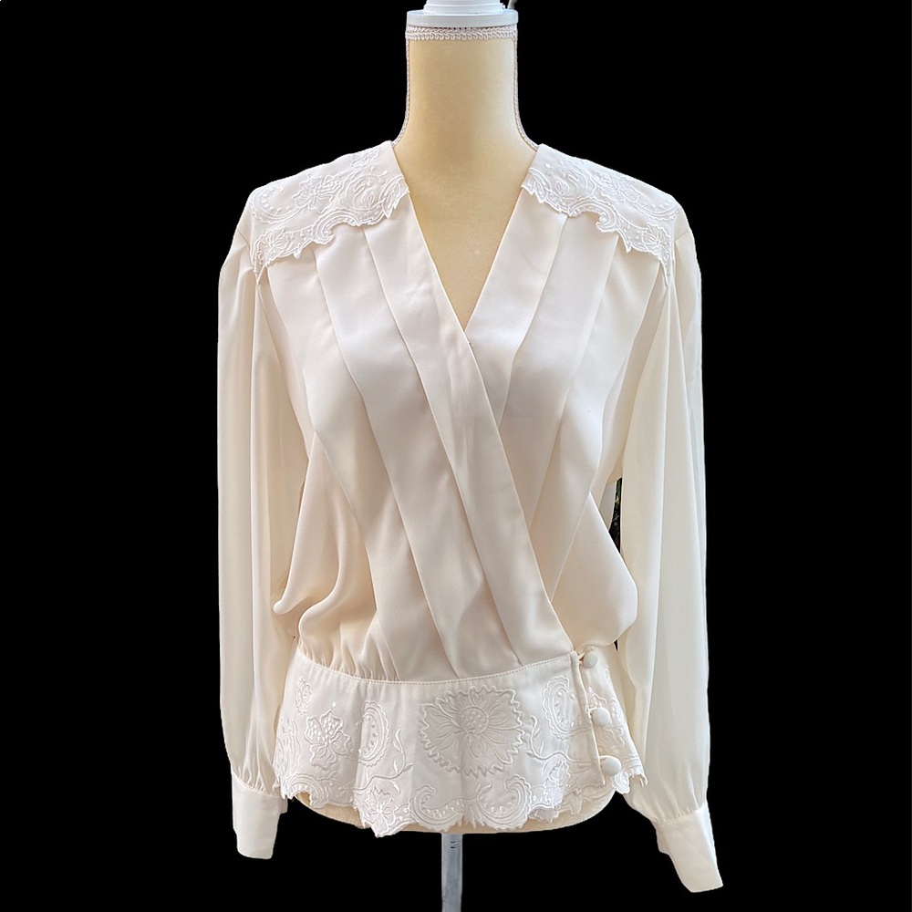 Vintage Retro NWOT Cream Ivory Romantic Blouse S14